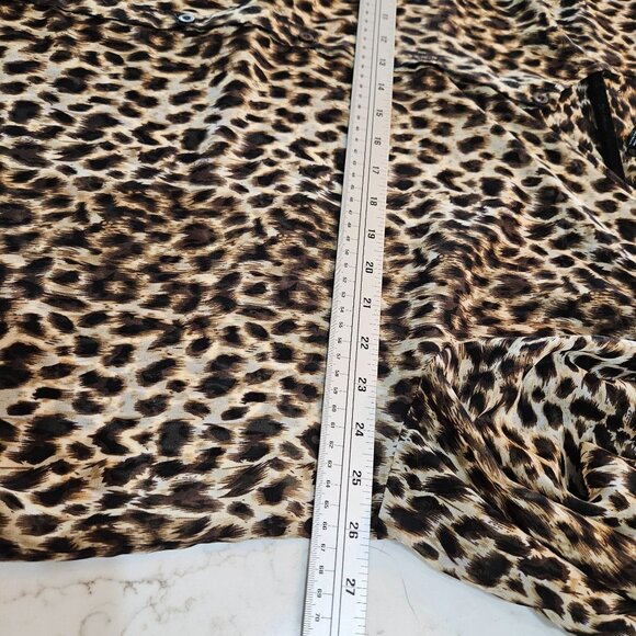 Clara Sunwoo Blouse Size 1X Leopard Animal Print Button Front Tan EUC! - Picture 7 of 9